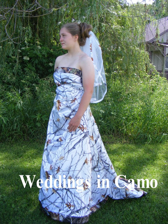 CAMO Wedding Dress CORSET Back Snow and Mossy Oak Weddings in Camo CAMO Wedding Dress CORSET Back Snow and Mossy Oak Weddings in Camo