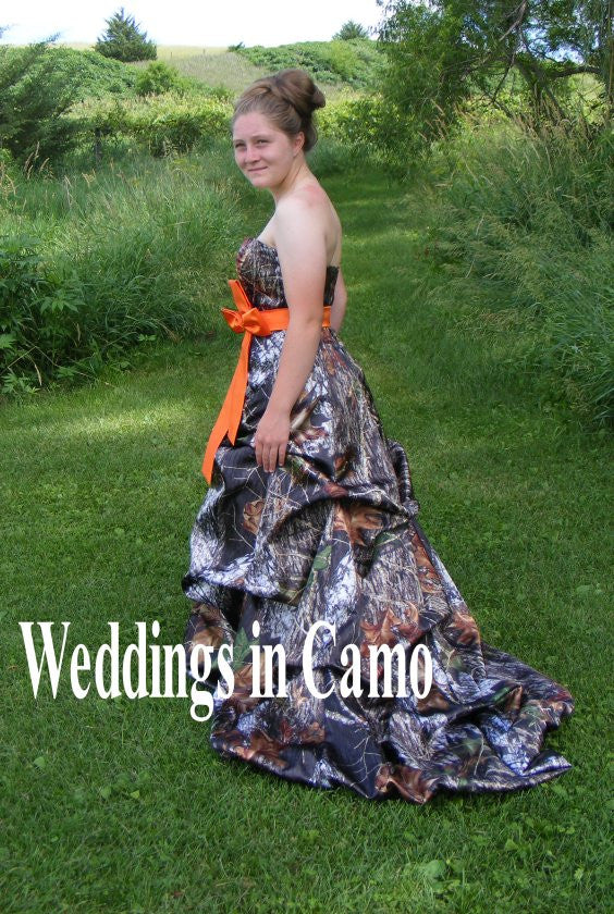 CAMO wedding dress with PICKUPS with ZIPPER back CAMO wedding dress with PICKUPS with ZIPPER back
