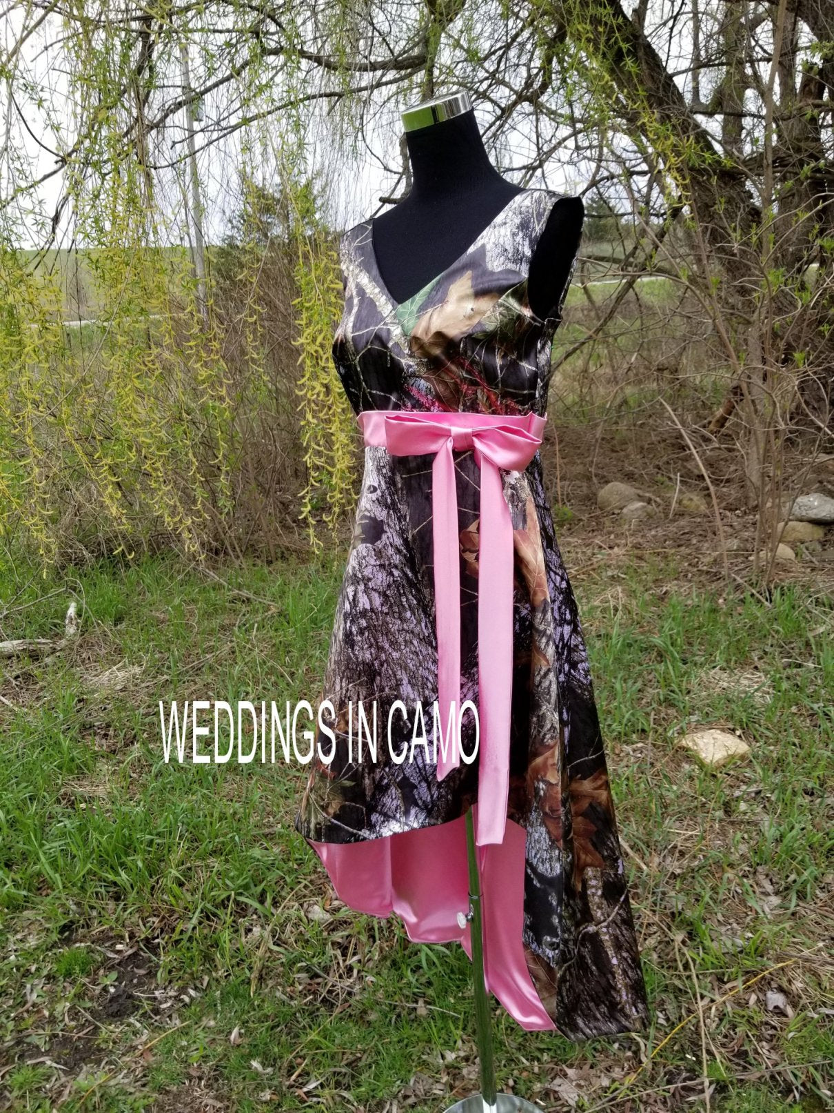 CAMO Bridesmaid dress with color accents - Main Image