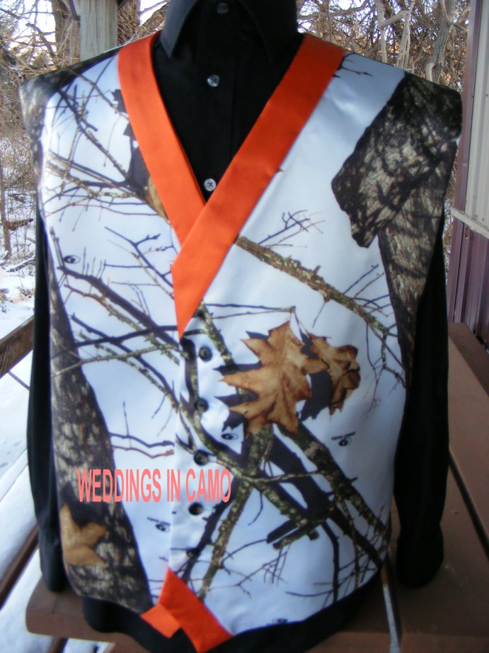 Men's camo vest with color trim