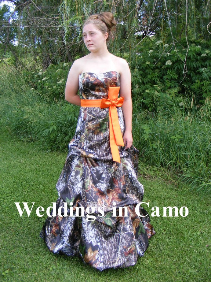 CAMO wedding dress with PICKUPS and CORSET option – Weddings in Camo