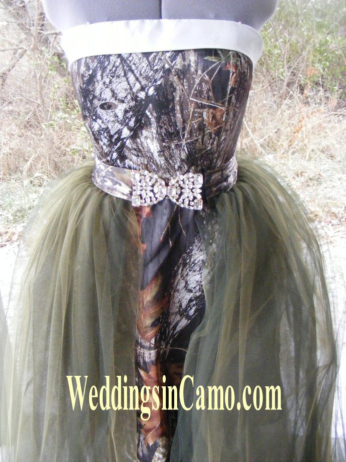 camo weddding dress