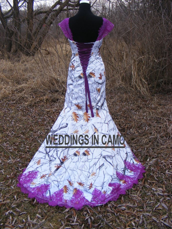 camo wedding dress CORSET Back SNOWFALL and Mossy Oak Crafted from lightweight materials suitable for warm weather events Short Camo Wedding Dress Short